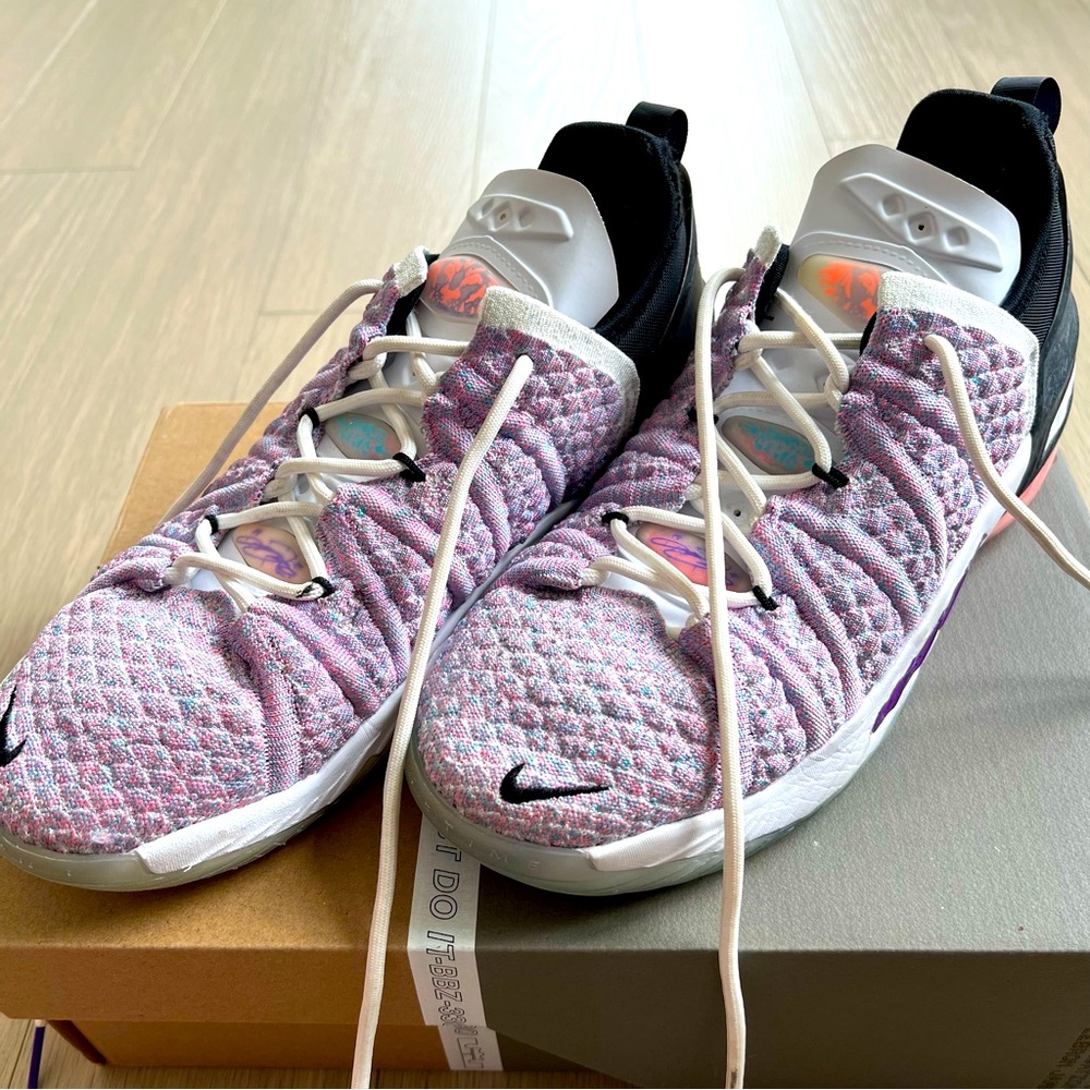 💜SOLD💜Nike Lebron 18 Basketball Shoes Youth 6.5